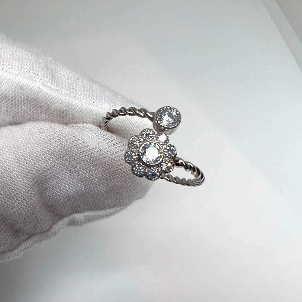 Clearance $15 Firm! Cz Flower Twisted Sterling Silver Ring - Picture 16 of 16